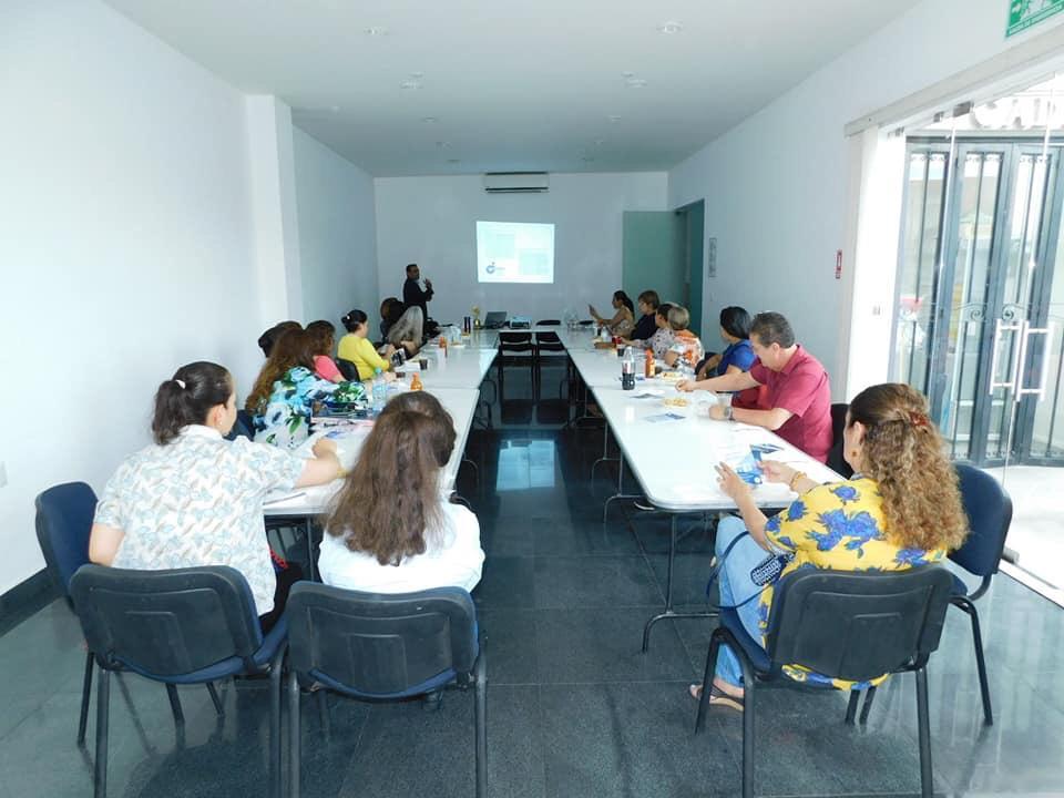 Conferencia Cirugía segura y hemostáticos en el consultorio dental